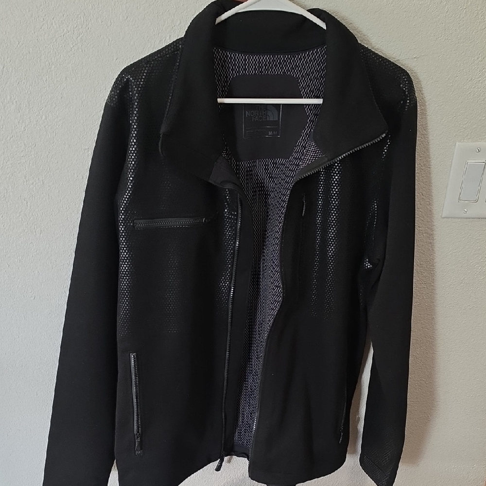 The North Face Men’s Black Zip-Up Fleece Jacket
